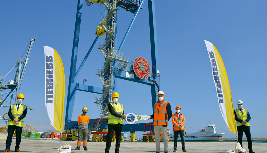 La nueva grúa Liebherr Ship to Shore dotará a TMS de una mayor eficiencia y una mayor productividad