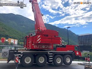 En la maquinaria de elevación, Euro Grues se impone Distribuidor líder en compraventa en Andorra Líder indiscutible en la venta y alquiler de grúas en Andorra, Euro Grues es distribuidor de las prestigiosas marcas COMANSA y LIEBHERR. Desde su constitución en 2008 y gracias a sus equipos de elevación fiables y eficaces, la empresa se ha impuesto rápidamente en el mercado nacional atrayendo, al mismo tiempo, a numerosos clientes de los países colindantes, en particular Francia y España. La experiencia como aval Amplia experiencia en máquinas de elevación Adquirida por una agrupación de accionistas y dirigida por Xavi Luque Sans, Euro Grues pronto se impone como distribuidora especializada en maquinaria de elevación. Técnico experto en el sector, Xavi Luque siempre deseó desarrollar su actividad de venta y alquiler de grúas, de segunda mano y nuevas, a nivel internacional. Este empeño y la gran diversidad de grúas de obra propuestas, así como la experiencia en más de 1500 obras en todo el mundo y los múltiples servicios adicionales que ofrece, hacen de Euro Grues una empresa líder en el sector de la construcción. Servicios a medida Las intervenciones realizadas por Euro Grues son integrales y la medida del cliente. El equipo de Euro Grues se encarga de todas las etapas de la venta y/o del alquiler de una grúa: logística, transporte, trámites administrativos, montaje, desmontaje, servicio postventa, mantenimiento, etc. Tanto en la venta como en el alquiler de grúas nueva y de segunda mano, una prestaciones extraordinarias Tanto para las grúas de segunda mano como para las nuevas, el mantenimiento, la asistencia, la reparación, la venta de piezas y unos amplios conocimientos técnicos, son prestaciones que en estos momentos ofrece el distribuidor Euro Grues y su equipo. A esta amplia oferta de servicios, minuciosamente adaptada a las necesidades del cliente, se añaden unas inmejorables condiciones económicas Un equipo experto en maquinaria de elevación La Dirección El equipo de Euro Grues lo conforman especialistas en el sector de las soluciones de elevación. Fácilmente accesibles para sus clientes y en contacto directo con las operaciones en curso, los responsables de la empresa poseen la experiencia y la eficacia necesarias para ofrecer a sus usuarios la solución perfecta en cualquier intervención. Xavi LUQUE SANS : CEO, Responsable Técnico Anna VILALTA LLAGUNES : Responsable de Logística y Administración Daniel MENDOZA : Coordinador de equipos Juan Carlos BURGOS : Responsable grúas torre Jose Ramón Hortal : Responsable grúas móviles Victor SEGURA : Responsable zona Francia Los socios Euro Grues posee un equipo de colaboradores estable conformado por entre 40 y 50 técnicos del sector de las máquinas de elevación. Debido a una organización empresarial sin intermediarios, Euro Grues puede ofrecer los precios más competitivos del mercado y este es, precisamente, uno de los motivos del éxito de la empresa. Los colaboradores Además de sus propios equipos, la compañía posee la capacidad de constituir equipos operativos, según el país donde se realice la intervención, garantizando en todo momento el nivel de calidad de los servicios. Esta competencia operacional se aplica a todos los servicios de los expertos en soluciones de elevación; tanto en la de venta y alquiler de una grúa, como en términos de experiencia, montaje, reparación, etc. Todos los colaboradores internos y externos de Euro Grues disponen de las formación, acreditación y experiencia para garantizar la óptima ejecución de sus tareas. Sobre la venta y el alquiler de grúas nuevas y de segunda mano Una experiencia internacional La empresa cuenta con un bagaje en construcciones en casi 30 países de los 5 continentes. Xavi Luque Sans, gerente de la compañía, domina con fluidez cinco idiomas, lo que le permite poder mantener contacto directo con las intervenciones en curso en cualquier punto del mundo y desplazarse personalmente para atender las operaciones que lo requieren. La sucursal que Euro Grues posee en Lleida (a 156 km de Barcelona, también supone un punto estratégico para intervenir en numerosas zonas del Estado español y ofrecer maquinaria de elevación y servicios a medida de forma rápida y eficaz. Tanto para una grúa nueva o se segunda mano, Euro Grues ofrece un campo de acción XXL para la venta y el alquiler. Independientemente del tipo de misión y del ámbito de actividad, la compañía vende y alquila grúas para la construcción en múltiples tipos de operaciones: Túneles Puentes Montajes de videovigilancia Excavaciones Trabajos hidráulicos Escuelas Estabilización de suelos Complejos deportivos Pistas de esquí Estructuras para eventos y efímeras… En el sector de las grúas de obra, el equipamiento o incluso los eventos, la distribuidora Euro Grues dispone de más de un centenar de colaboradores en todo el mundo. ¿Necesita comprar, reparar, alquilar o contar con asesoría experta en máquinas de elevación? ¿Cómo podemos ayudarle? Independientemente de su sector y de la naturaleza de su petición, Euro Grues estudiará su solicitud teniendo en cuenta sus necesidades y sus limitaciones. Experta en venta y alquiler de grúas de primera o segunda mano en todo el mundo, la empresa encontrará soluciones, a través de su maquinaria de elevación, que satisfagan sus deseos y respetando sus plazos siempre al mejor precio. ¡Nuestro servicio comercial tiene la solución! Alquiler, venta, asistencia, reparaciones, mantenimiento, repuestos y otros conocimientos técnicos. Sea cual sea su problema, póngase en contacto con nuestro equipo comercial. ¿Tiene dudas sobre la solución? ¿No está seguro del material que realmente necesita? ¡Disfrute de nuestra experiencia! Explíquenos su problema, le ayudaremos a resolverlo proponiéndole las respuestas idóneas para su situación. Los 10 compromisos de Euro Grues en la compra o el alquiler de grúas La reputación internacional de Euro Grues se basa en un justo equilibrio entre precios atractivos y servicios y prestaciones de gran calidad. La amplia experiencia de sus expertos sobre el terreno permite a la empresa aportar las soluciones más adecuadas a cualquier limitación. Además de una atención impecable en la venta y el alquiler de grúas, el principal compromiso de Euro Grues con sus clientes es el de ofrecerles el asesoramiento que les permita optimizar su selección de la maquinaria de elevación, así como su colocación y uso en las mejores condiciones de fiabilidad, seguridad y rentabilidad. Si su intención es alquilar o comprar una grúa, debe conocer su decálogo: 1 Euro Grues le propone una fórmula simplificada en el alquiler de grúas de obra: Un paquete único que comprende: transporte, montaje y desmontaje por el equipo de la empresa. Un precio de alquiler proporcionado, calculado en función de las semanas de alquiler de la grúa. Flexibilidad en el alquiler de grúa en caso de que se exceda la duración de sus obras. 2 Euro Grues estudia con usted las mejores opciones en relación con su pliego técnico de condiciones y su planificación de realización. 3 Euro Grues le ofrece una amplia gama de grúas (alquiler y compra) para todo tipo de trabajos. 4 Euro Grues le ofrece servicios de gran flexibilidad, adaptados a sus necesidades y a sus limitaciones sobre el terreno. 5 Euro Grues asegura el óptimo montaje y desmontaje de sus máquinas de elevación con una atención especial a las necesidades específicas del cliente. 6 Las instalaciones de elevación de Euro Grues son homologadas por las organizaciones autorizadas de cada país. 7 En cada operación de alquiler de una grúa, Euro Grues suministra a sus clientes instrucciones de uso precisas y permanecerá a su disposición durante toda la duración de la obra. 8 Euro Grues garantiza -en la gran mayoría de los casos-, resolución de problemas en 24 horas, e incluso según el país, una intervención rápida en 4 horas. 9 Las tarifas de Euro Grues son atractivas, cualquiera que sea el tipo de prestaciones propuestas, pero sin disminución alguna de la calidad. 10 Euro Grues estudia todas las solicitudes con la responsabilidad de comprender sus necesidades, tener en cuenta sus limitaciones y respetar sus presupuestos. Elegir comprar o alquilar una grúa con Euro Grues. Euro Grues, mucho más que comprar o alquilar grúas. ¿Usted también desea unirse a la larga lista de empresas que se benefician de los compromisos de Euro Grues? De alquiler o compra, las grúas de elevación propuestas por Euro Grues satisfacen todas las necesidades de sus clientes. Independientemente de su sector y de la naturaleza de su solicitud, Euro Grues le recomienda la solución de elevación más adecuada para su proyecto, según sus necesidades y sus limitaciones. Vendedor y arrendador de grúas en todo el mundo, la empresa Euro Grues también ofrece asistencia, reparación, mantenimiento, suministro de piezas de repuesto y conocimientos técnicos. Un equipo comercial experto en soluciones de elevación A su servicio de lunes a viernes de 08:00 a 18:00, nuestro equipo comercial está disponible para responder a sus solicitudes de venta o alquiler de grúas: Por teléfono: 00376 362 013 Por correo: eurogrues@andorra.ad Nuestras oficinas en Andorra Ctra. de L’Obac, Terra de les Costelles del Tresà AD200 - ENCAMP PRINCIPADO DE ANDORRA Nuestra sala de exposición Ctra. de L’Obac, Terra de les Costelles del Tresà AD200 - ENCAMP PRINCIPADO DE ANDORRA)]