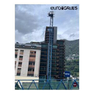 Muntatge de la grua Comansa 5LC-5010 que va dur a terme Eurogrues internacional Andorra - França - Espanya el passat dimarts 13 de setembre al centre d’Escaldes-Engordany al Principat d'Andorra.