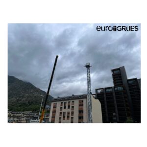 Muntatge de la grua Comansa 5LC-5010 que va dur a terme Eurogrues internacional Andorra - França - Espanya el passat dimarts 13 de setembre al centre d’Escaldes-Engordany al Principat d'Andorra.