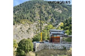 Desmuntatge grua per l'equip d'EUROGRUES INTERNATIONAL. Obra acabada satisfactòriament amb la grua Comansa 5 LC, ubicada als Cortals d’Encamp al Principat d'Andorra. Ara toca repassar-la i pròximament la tornarem a muntar en una altra obra del Principat d'Andorra